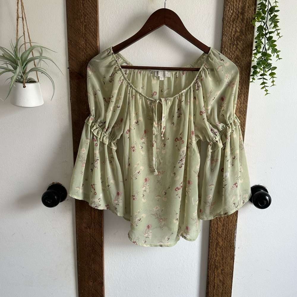 Status by Chenault Floral High-Low Peasant Top Women’s Size XS